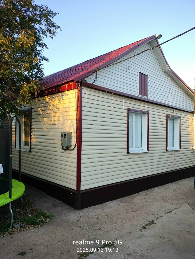 Продам дом, находится в центре с. Александровка . Есть г...