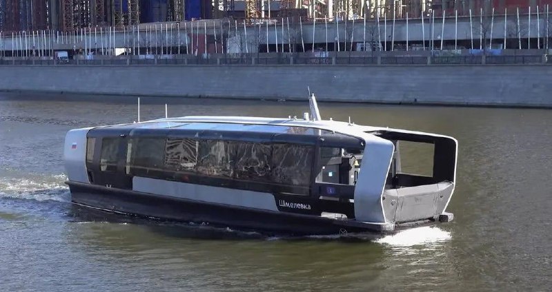 В Москве речной трамвайчик переехал байдарочников — один человек погиб.
Инцидент произошёл у прича