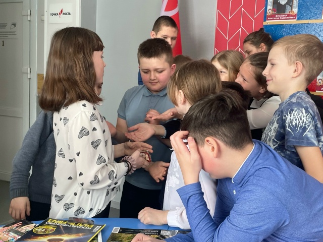 📚 Школьный выездной читальный зал: отдых с пользой!
19 ...