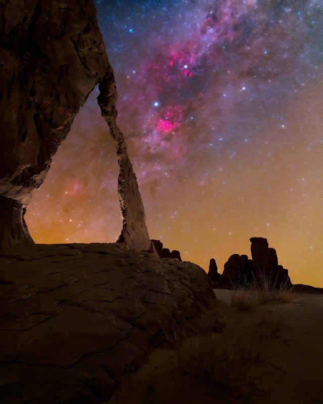 Подвезли лучшие фотографии Млечного Пути по версии Milky Way Photographer of the Year 2025
Из 6000