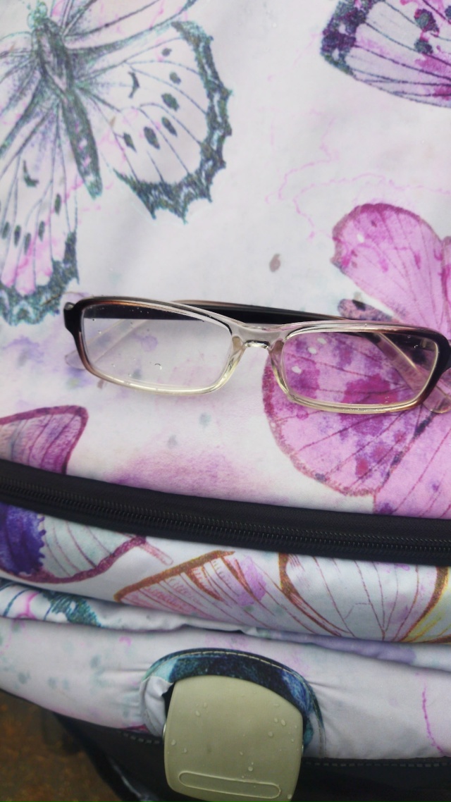 Чьи очки? Нашла возле школьного проезда 7(рядом 9 сад)