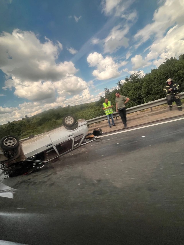 В сторону Смоленска около родника с водой ДТП, будьте а...
