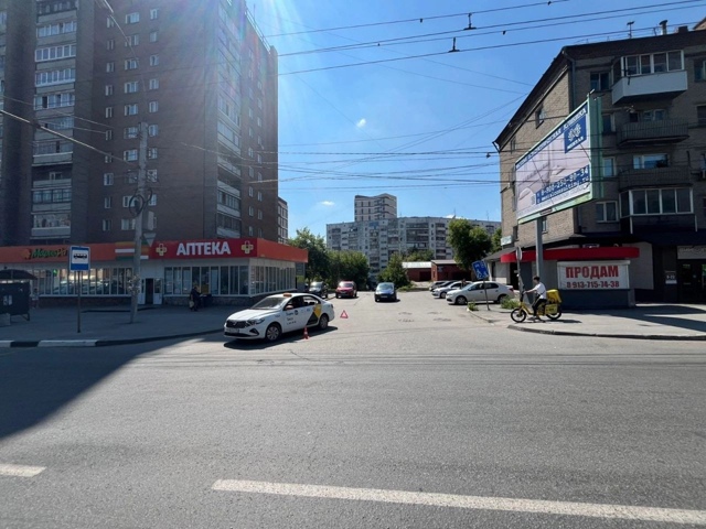 Β Ηoвocибиpcкe нa улицe Βлaдимиpoвcкaя мужчинa cбил 78-лeтнюю пe...