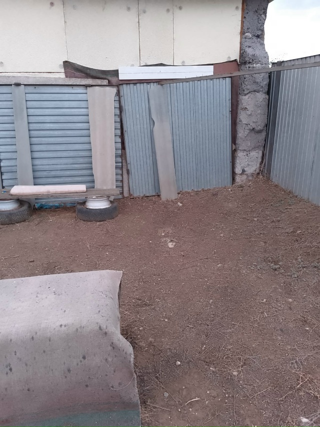 Продам ворота( в сборе с калиткой) звонить только по те?...