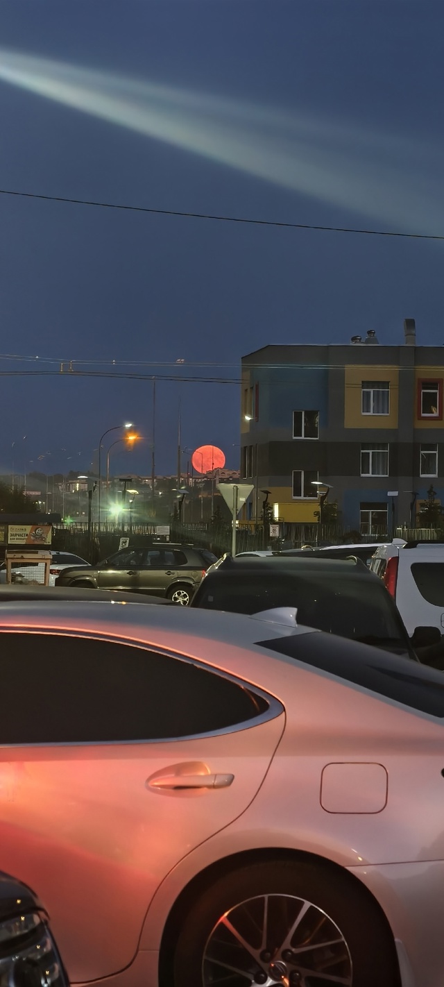 «Оленья Луна» взошла над Спутником 🌝