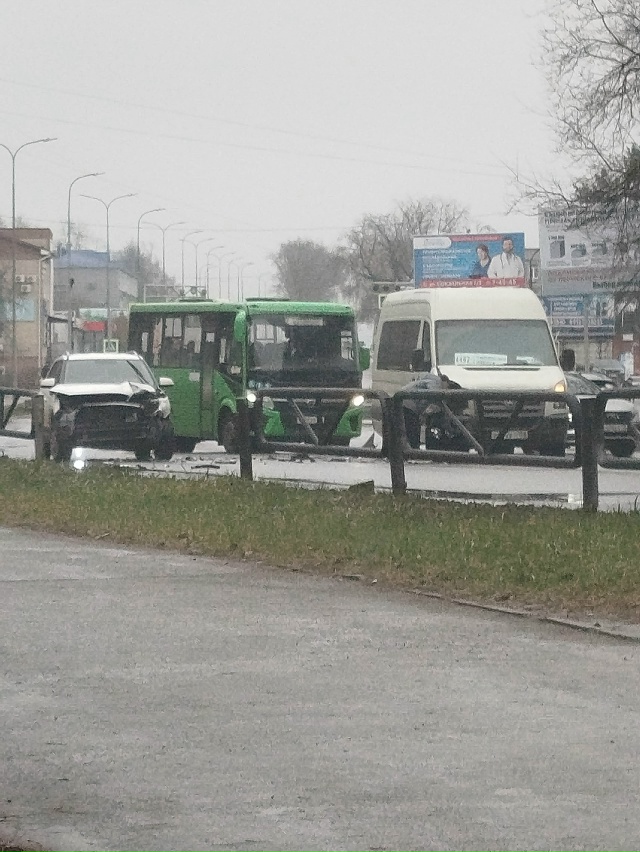 Дтп на Вокзальной. Автобус Чайковский - Ижевск.
Фото: К?...
