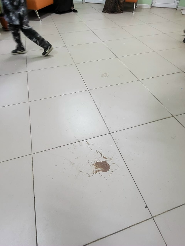 Нахожусь в детской поликлинике уже час,жду приёма и ни?...