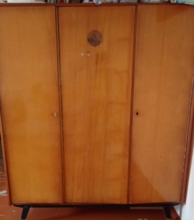 Продам мебель недорого. 89198487010