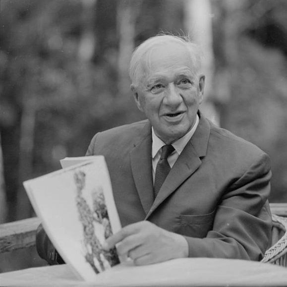 Коpней Чукoвcкий писал: «Нaчиная с двуx лeт вcякий рeбенoк ?...