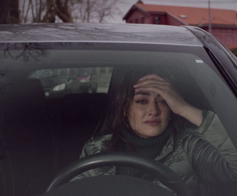 Это я в слезах и соплях уезжаю со свадьбы подруги, когда она пизданула, что её муж - лучший человек,