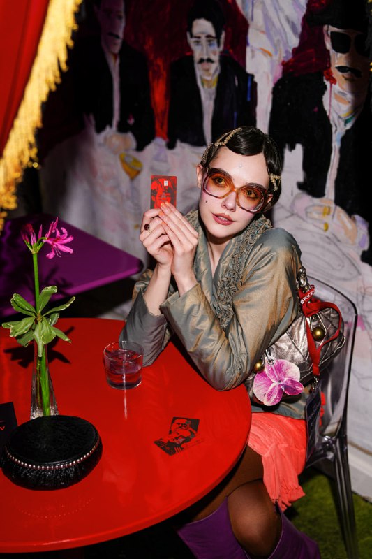 Обычное женское желание: положить в карман НЕФТЬ. Это я про новую гравировку на карту от Альфа-Банка