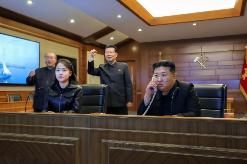 Пока весь мир погряз в войнах, самый страшный кровавый диктатор на планете отлично проводит время с