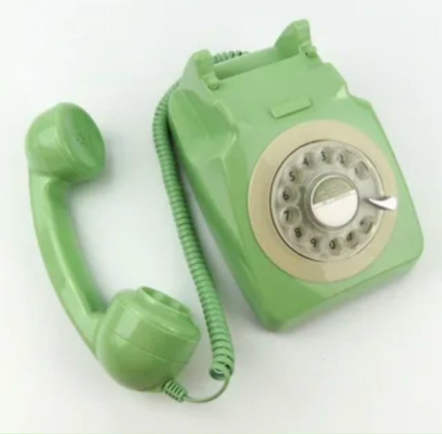 У кого есть такие телефоны? Могу забрать за шоколадку.