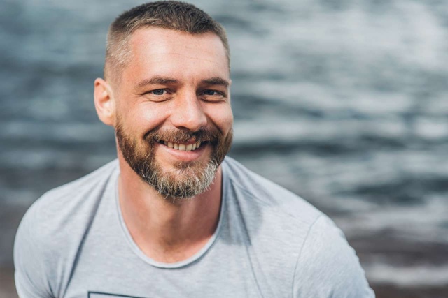 От Антона Батырева ушла четвертая жена...
Анна Савелье?...