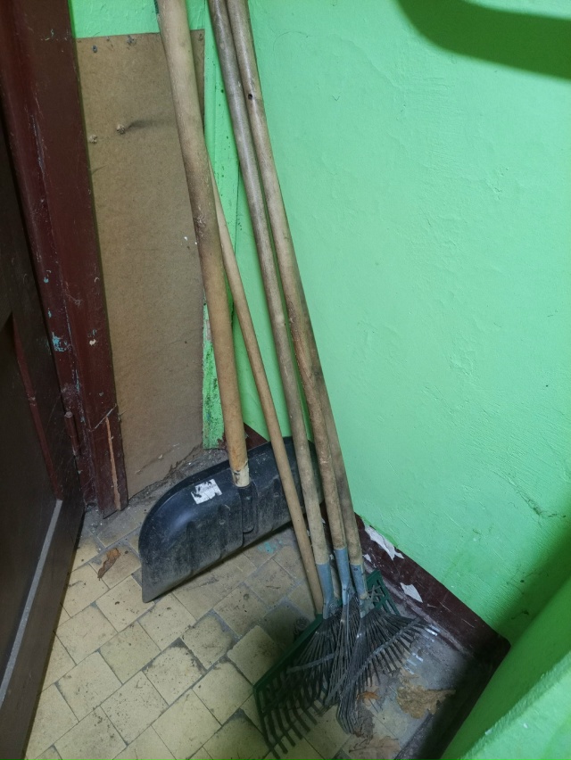 АНОН. (НЕ УВАЖАЕМОЕ Жил. Хоз), мы, жильцы дома 21 по моло?...