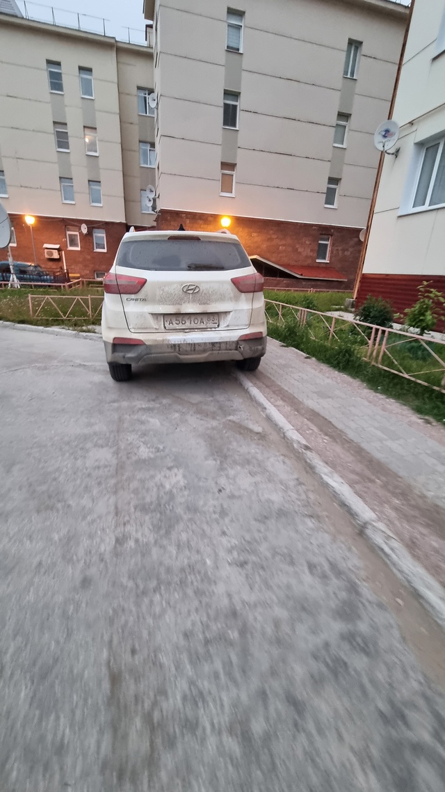 Каждый день вот так. Парковка в 3 метрах...
Анон