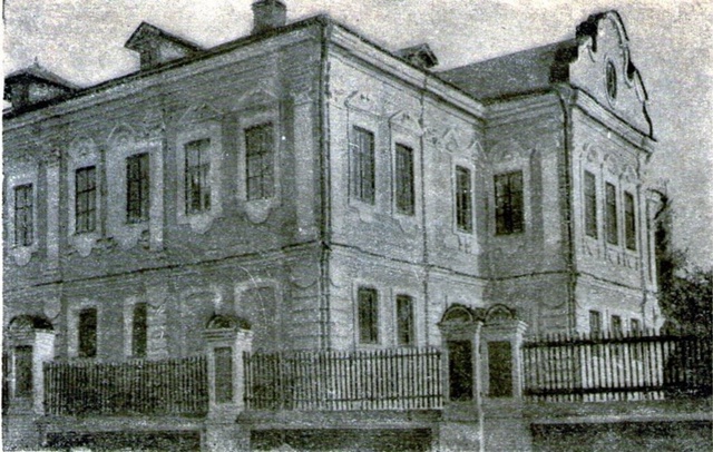 1) Улица Луначарского
1965
2) Перекресток улиц Луначарск?...
