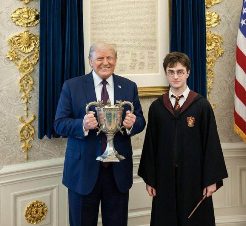 Интернет заполонили мемы после того, как Мачадо отдала Трампу свою Нобелевскую премию.