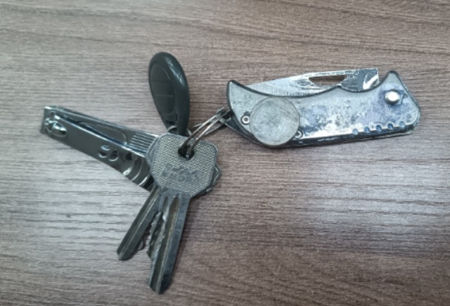 оставили ключи в магазине 