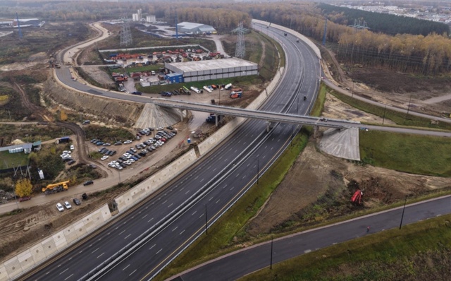 Лыткаринскую автодорогу проходящую через Ленинский о?...