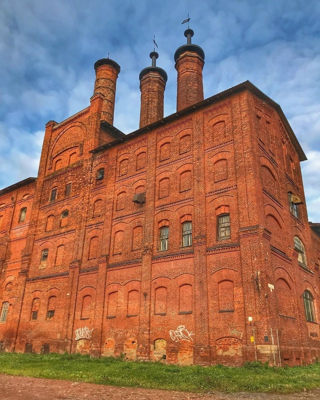 Замок в центре Рыбинска 😍