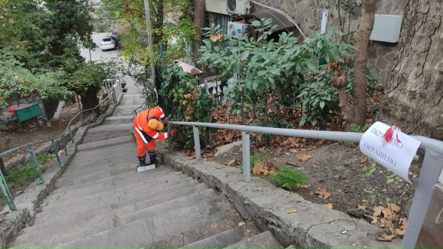 Красота, чистота и порядок! В Ливадии специалисты ДЭУ к...