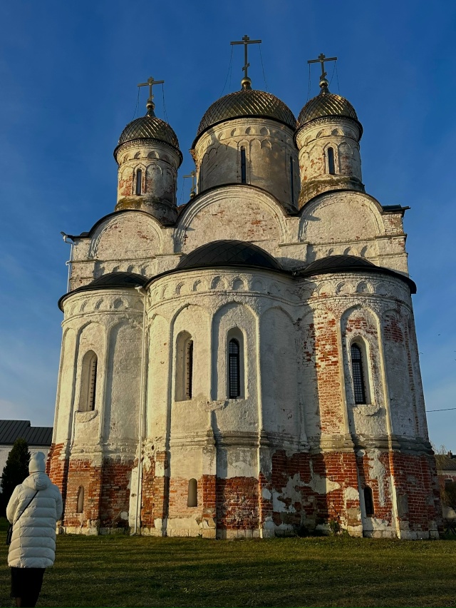 Лужецкий в лучах вечернего солнца 👐