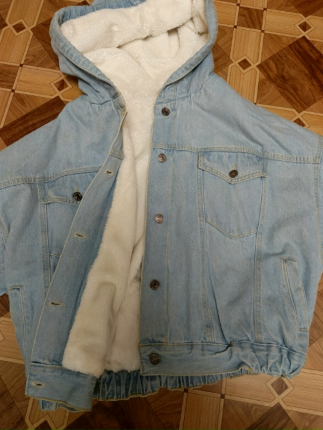 АДМИН,СРОЧНО!
Продам куртки,женские
1,2 фото-синяя,на кл?...