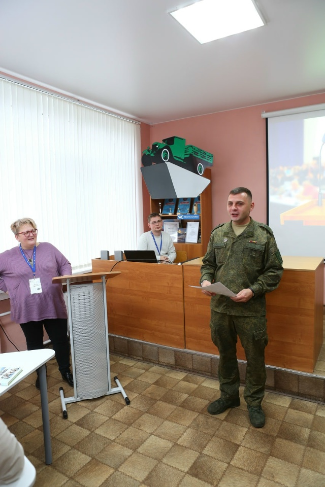 Партийцы приняли участие в круглом столе в Тучковском ...