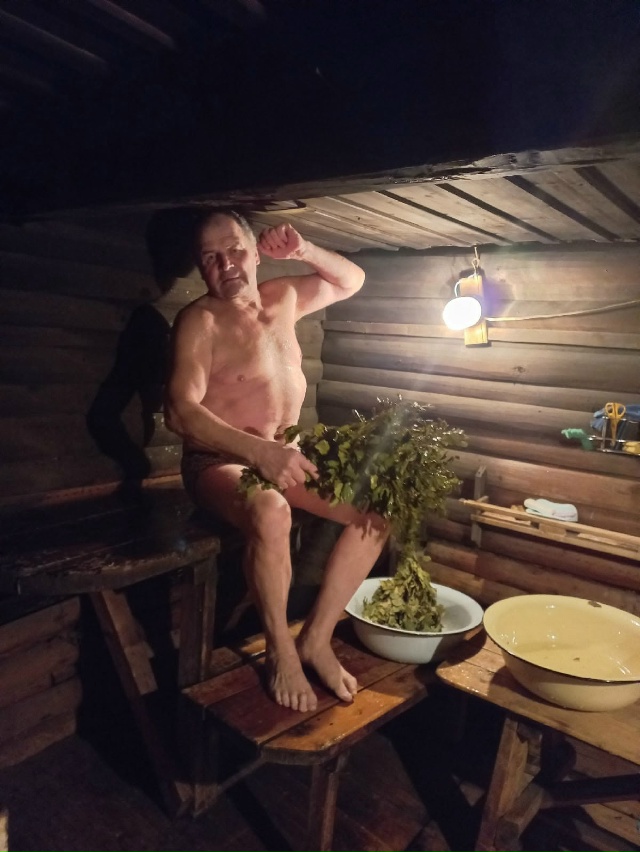Вдохновение Бродским. Черт.
В деревне черт живет ...