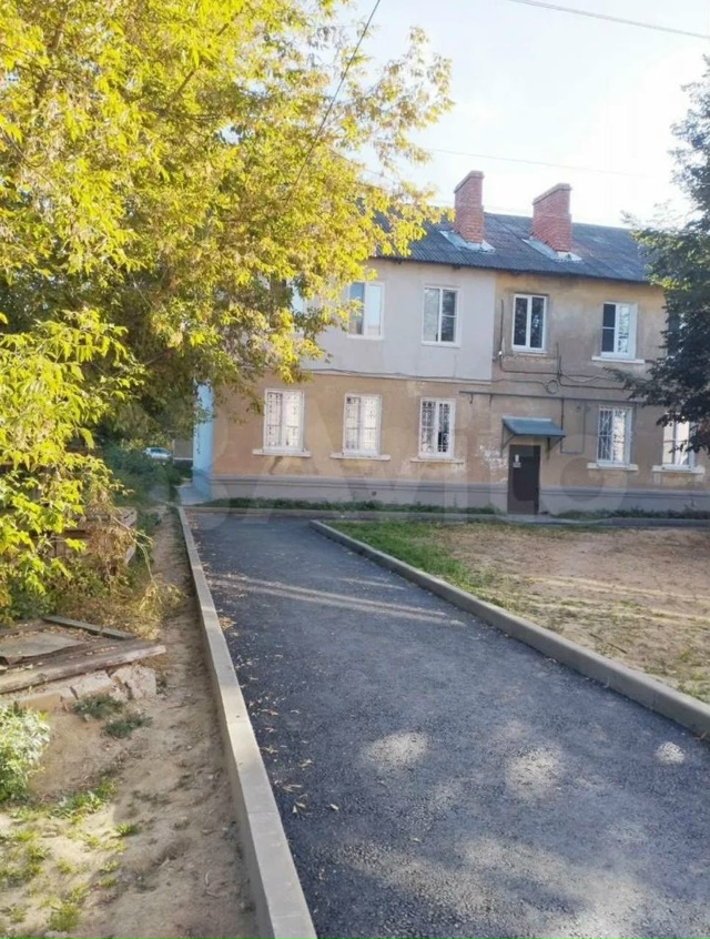 Продаю 2-х комнатную квартиру в кирпичном доме на перво...