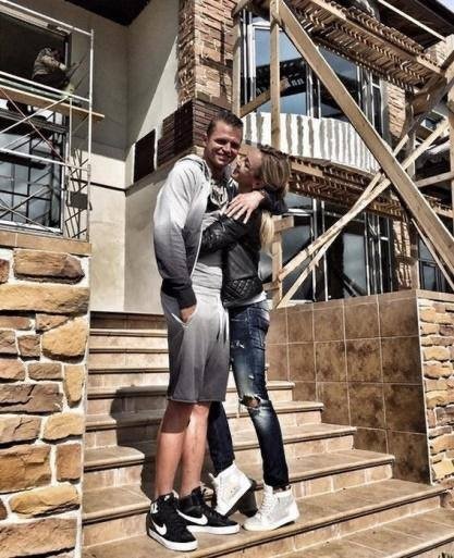 Особняк, который Бузова и Тарасов строили для совместн...