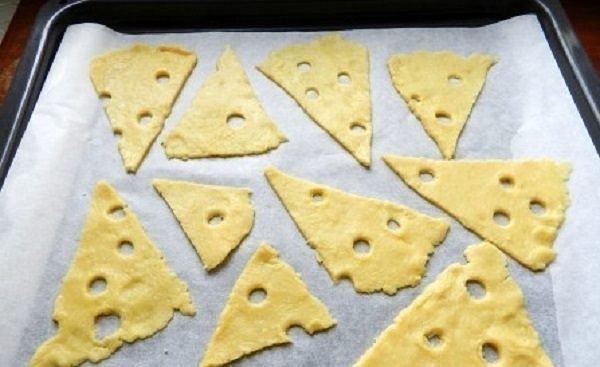 ЛЕГКИЕ СЫРНЫЕ КРЕКЕРЫ
Ингредиенты:
- 100 гр. сливочного...