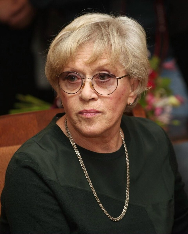 ПОКА ТЫ МОЛОДА, ТО ХОЧЕШЬ ПОЛУЧАТЬ И УЧИТЬСЯ. КОГДА ТЫ З...