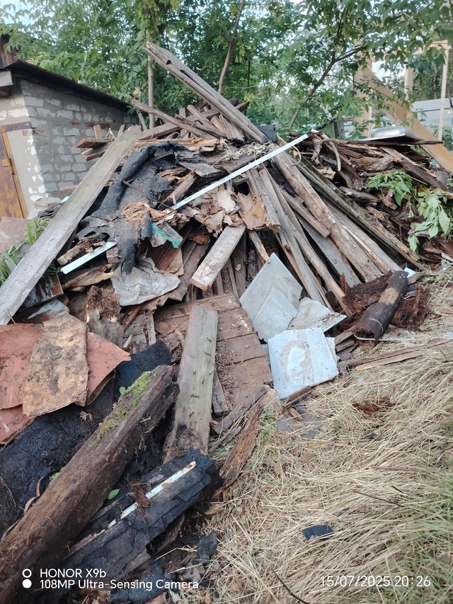 Отдам. Может кому надо. Самовывоз.