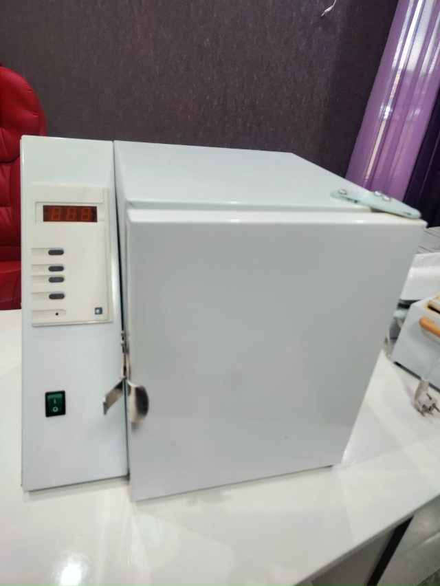 Продается оборудование б/у в косметологический кабине...