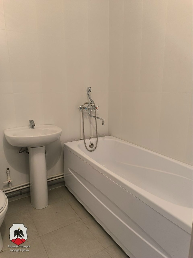 🏠 В Орске 20 сирот заселяются в новый 12-этажный дом на у...