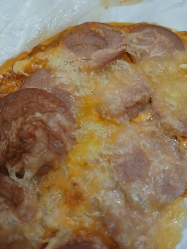 Свежая волосатая пица из КОМАНДОРА от брюнетки.