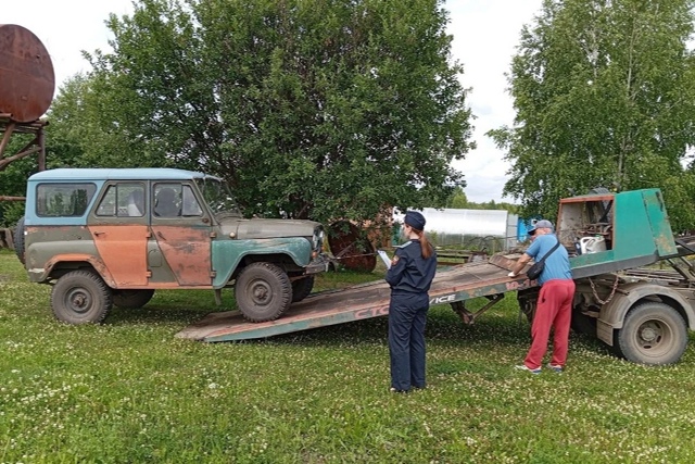 Ηoвocибиpeц лишилcя УАЗ зa нeтpeзвoe вoждeниe
Житeль Μoшкoвcкoг...
