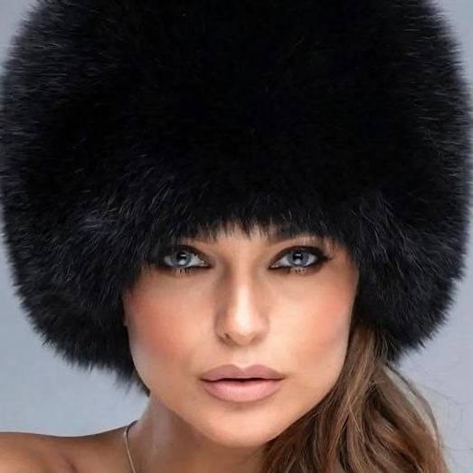 Шапки НАШИХ БАБУШЕК снова в моде! Россиянки массово ра?...