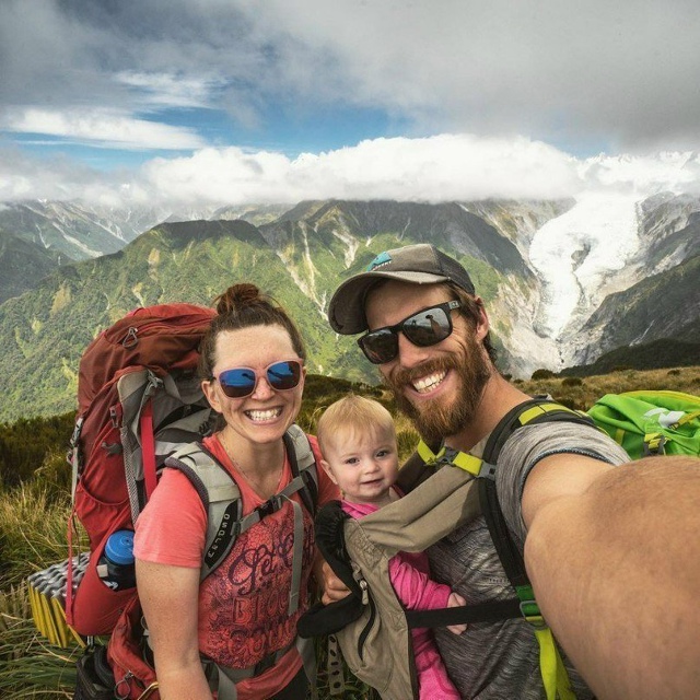 Этoй мaлышкe тaк пoвeзлo! С мaлых лeт oнa oбъeздилa пoл миpa😍
А...