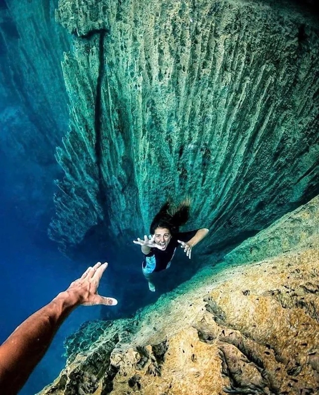 🌍 Озеро Барракуда — одно из самых необычных мест в ми?...