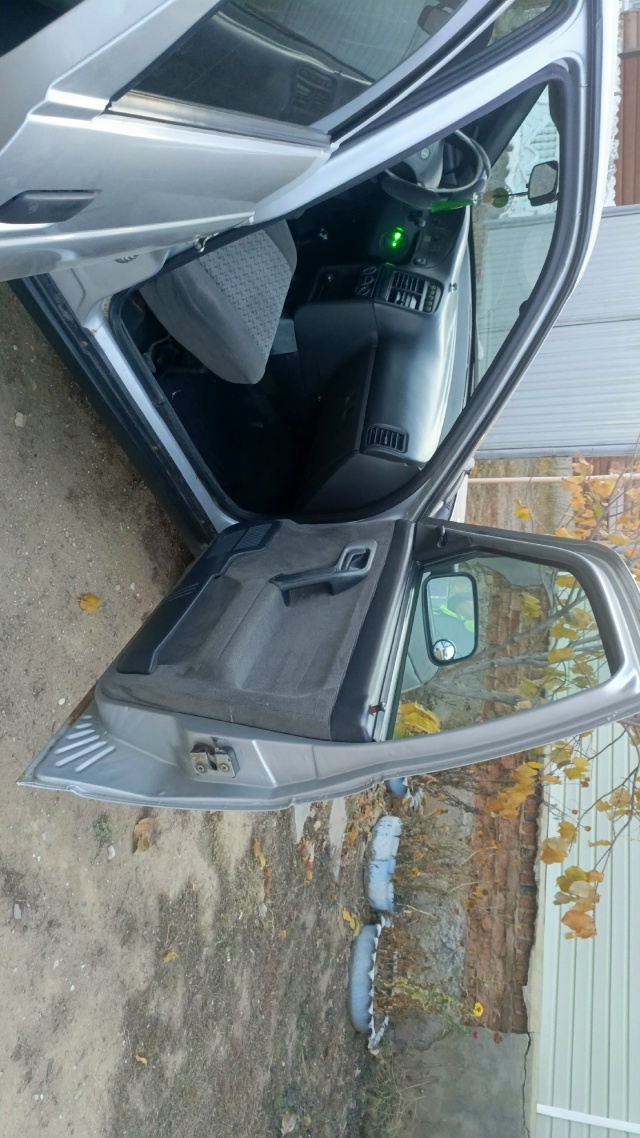 Продам ВАЗ 2111 2006 года. Стоит 124 двигатель 16 клапанный, к?...