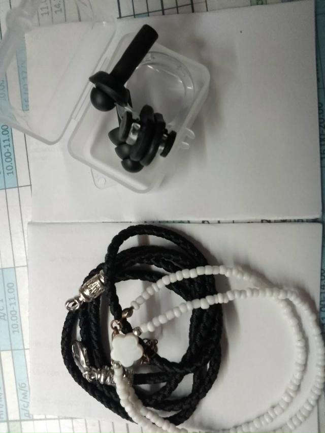 Кто узнал свои потеряшки. Они ждут вас на вахте бассейн...