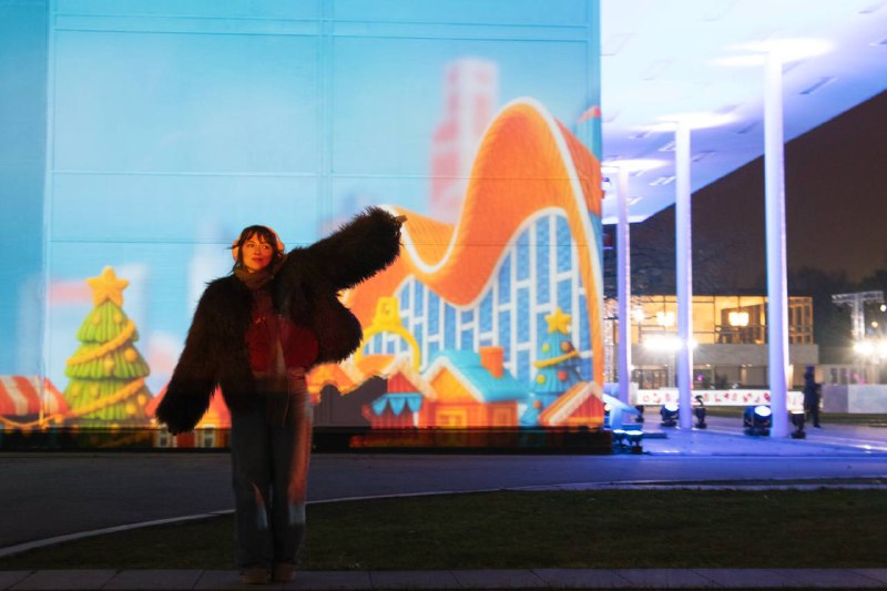 Девочки, забираем +1 вайбовый локейшн в Москве на Воробьевых горах!
Там каждый день проходят зрелищ