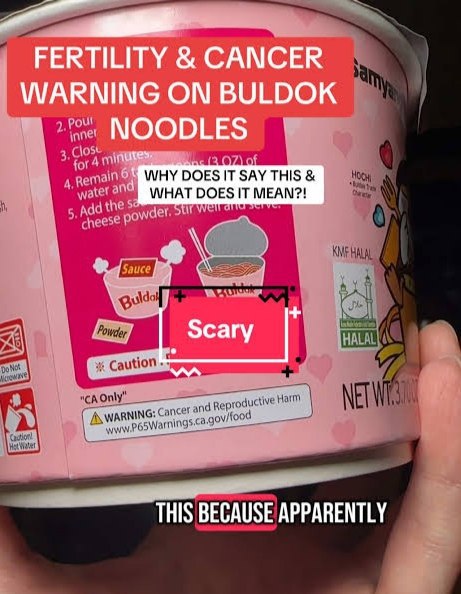 Buldak вызывает РАК и бесплодие — в Калифорнии нашли упаковку лапши с тревожной пометкой.
По местн