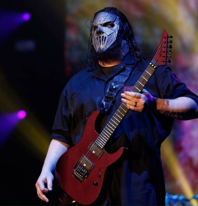 3 ноября 1973 года родился Mick Thomson, гитарист Slipknot.
Известе?...