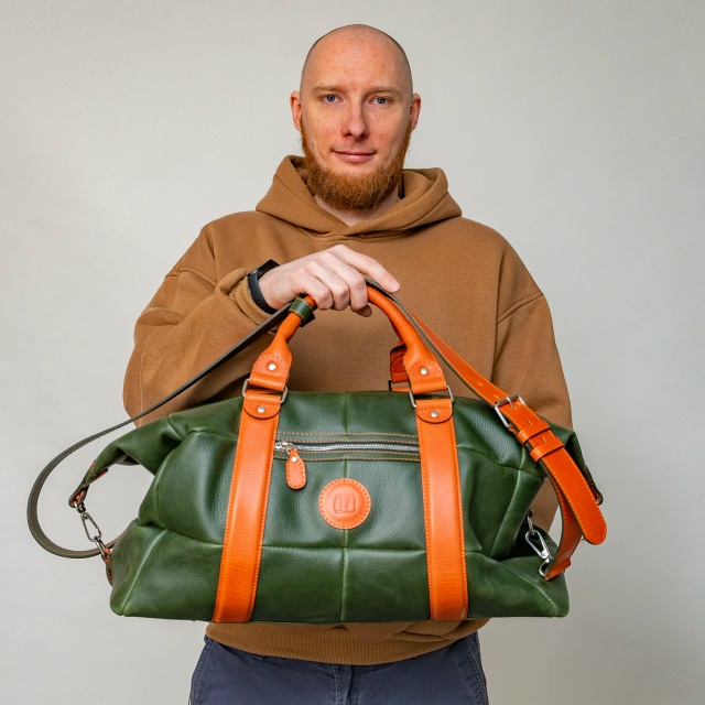 Привет, друзья! Меня зовут Василий. Я шью яркие сумочки,...