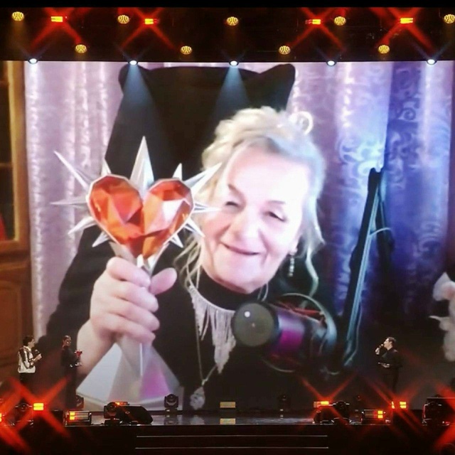 77-летнюю стримершу бабушку Ольгу наградили на премии NN...