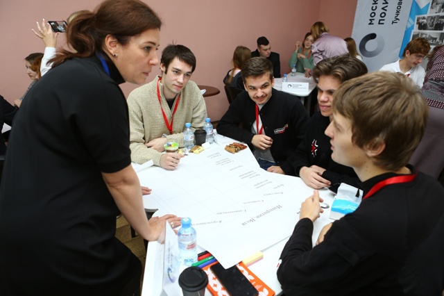 Партийцы приняли участие в круглом столе в Тучковском ...